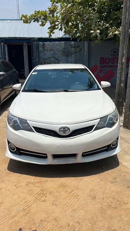 Main image of 2014 Toyota Camry SE